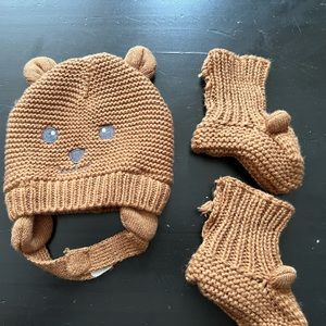 Crotched baby hat and booties set